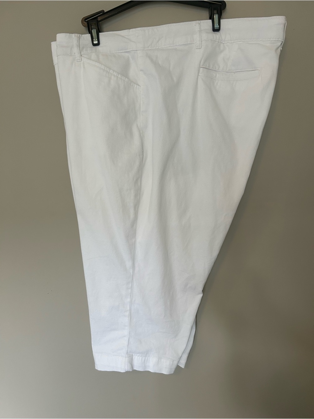 White Cropped Pants